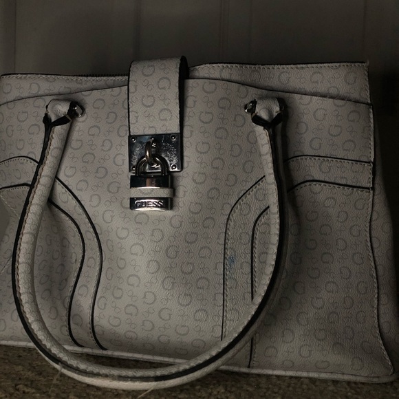 NEW Guess handbag - Picture 3 of 7